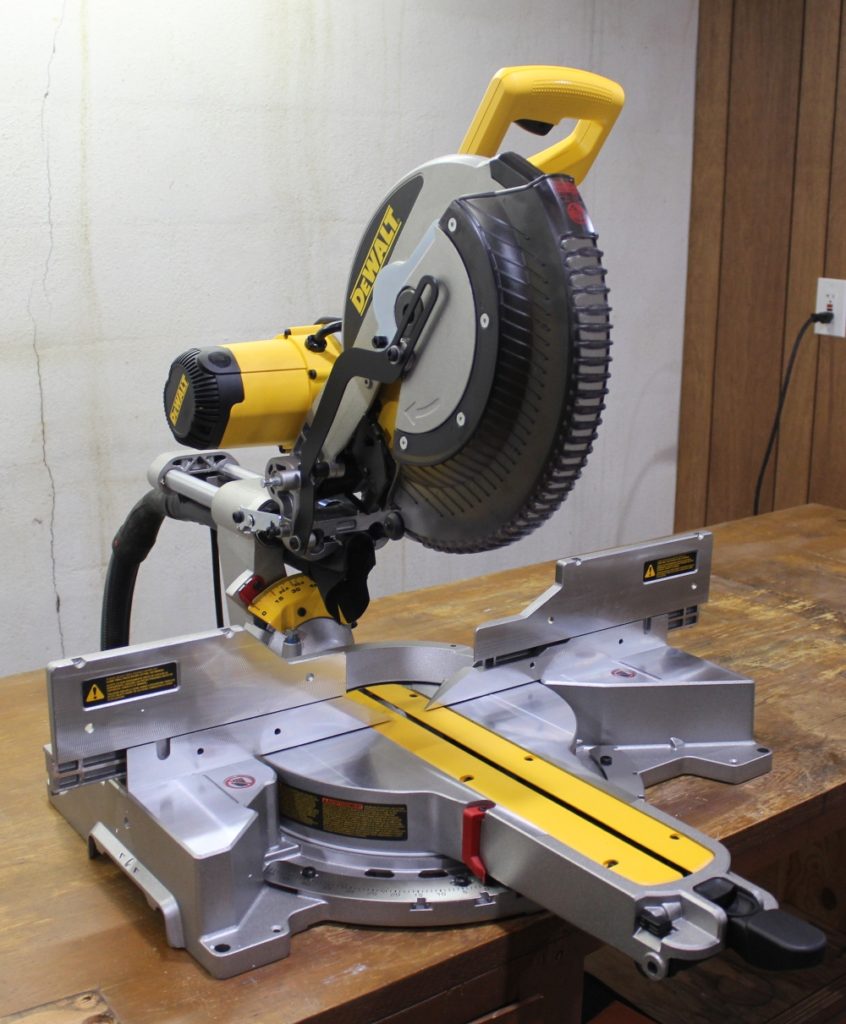 DeWalt 15 Corded 12 In Double Bevel Sliding Compound Miter Saw